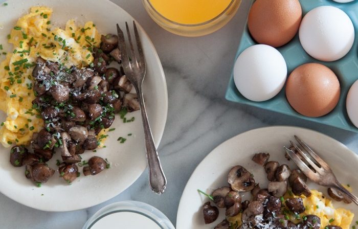 Pan-Roasted Mushrooms with Scrambled Eggs