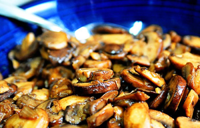 Bowl of sauteed mushrooms.