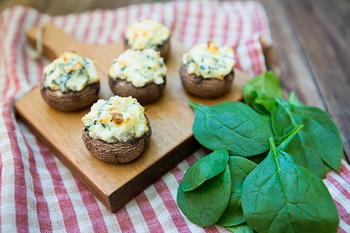 spinach-artichoke-dip-stuffed-mushrooms