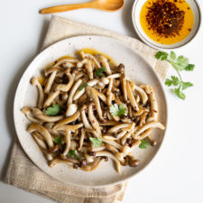 Sautéed Beech Mushrooms in Chili Oil-image