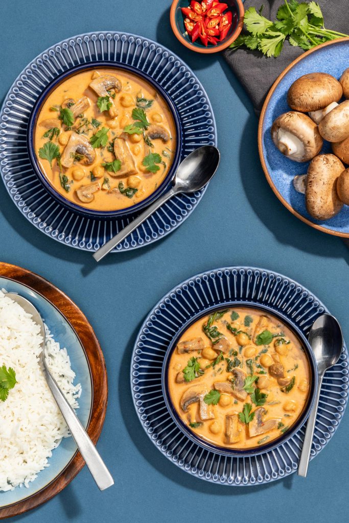 OnePot Mushroom Coconut Curry with Spinach and Chickpeas Mushroom